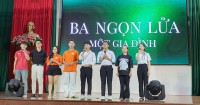 Phần thi Chào hỏi của Liên Chi đoàn Tài chính ngân hàng và Quản trị kinh doanh; Khoa học và Nhân văn; Giáo dục thể chất