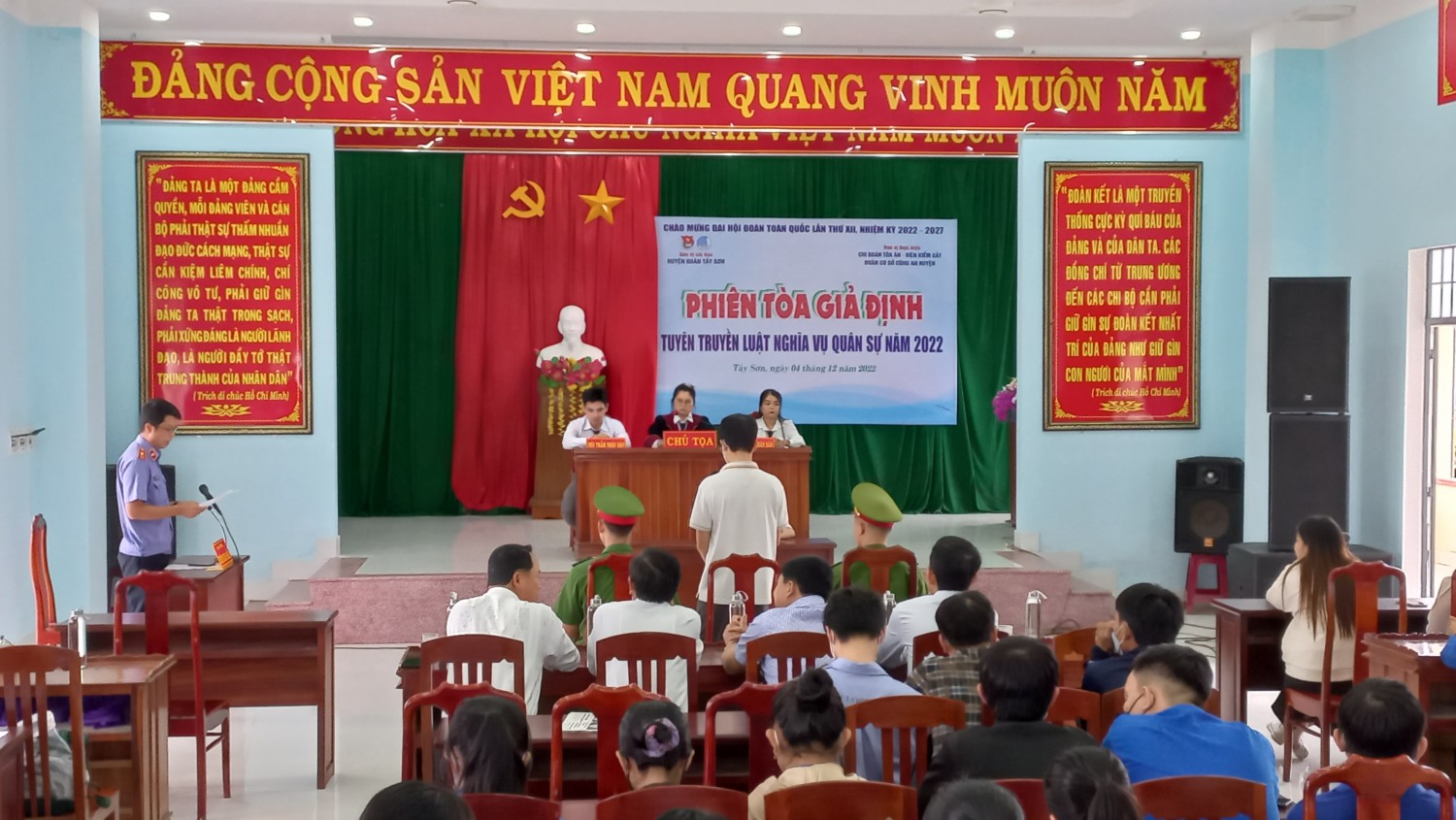 Quang cảnh phiên tòa giả định