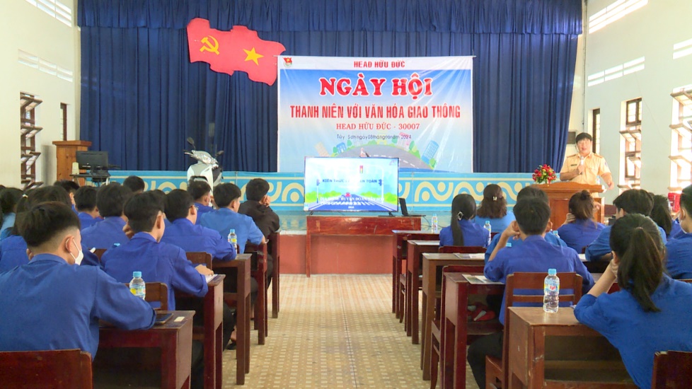 Huyện đoàn Tây Sơn Tổ chức chương trình ngày hội “Thanh thiếu niên với văn hóa giao thông”