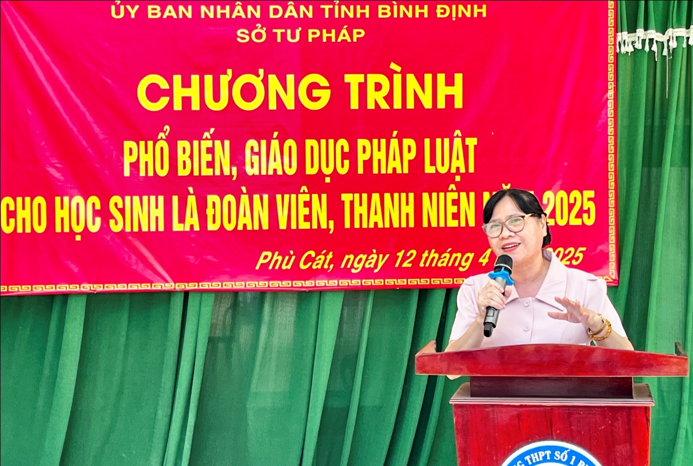 Phó Giám đốc Sở Tư pháp Châu Thị Hương Lan phát biểu khai mạc Chương trình