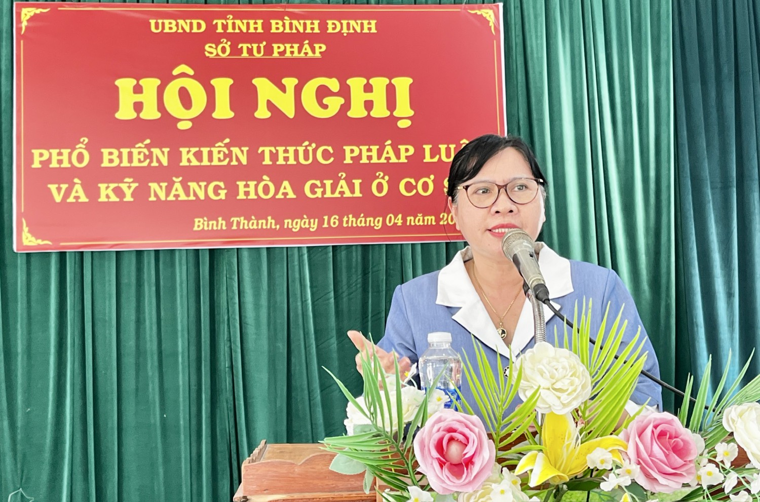 Phó Giám đốc Sở Tư pháp Châu Thị Hương Lan phát biểu khai mạc hội nghị