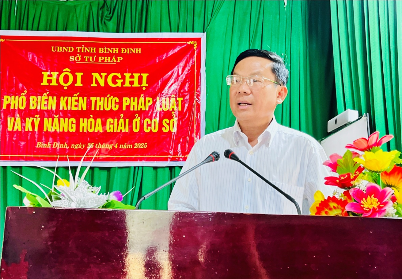 Giám đốc Sở Tư pháp phát biểu khai mạc hội nghị