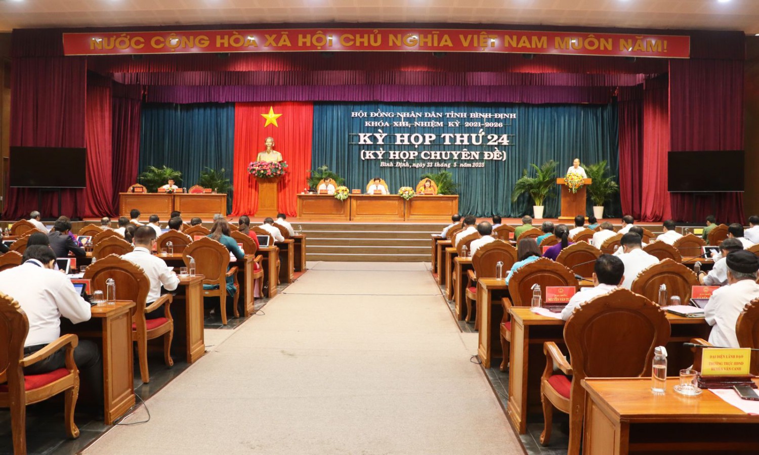 Quang cảnh Kỳ họp chuyên đề của HĐND tỉnh Bình Định khóa XIII, nhiệm kỳ 2021 - 2026